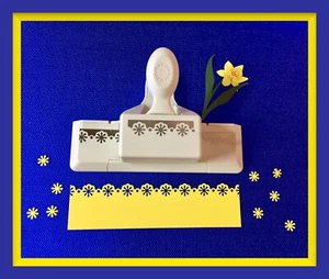  Martha Stewart DAISY DOT Edge Punch. EUC - Picture 1 of 5
