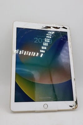 Apple iPad 5. Gen. (2017) A1822  32GB Wifi Rosé Gold Displayschaden #5266 - Bild 1 von 4