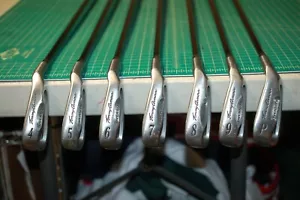 RH Tommy Armour Super Scot Oversize 4i-9i, PW iron set Regular flex graphite - Picture 1 of 16