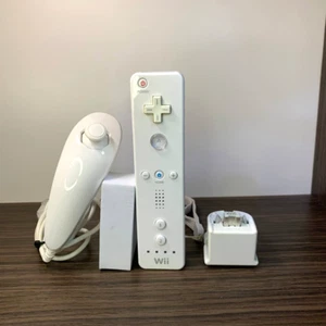 Controller WIIMOTE bianco NINTENDO per console WII+motion plus+NUNCHUCK ORIGINAL - Foto 1 di 7
