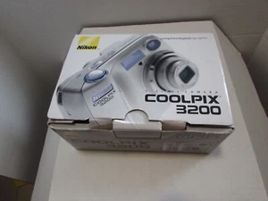 Nikon Coolpix E3200 3.2MP Compact Digital Camera, Silver Tested, Works - Picture 1 of 17