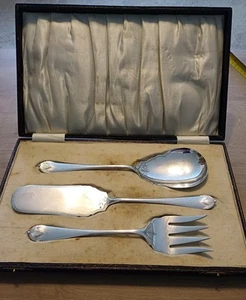 Vintage Silver Plated Serving Cutlery In Their Original Case - Picture 1 of 10