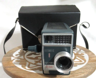 Cámara de cine Kodak automática 8 vintage lente Ektanar de 13 mm con estuche original Foto 1 de 4