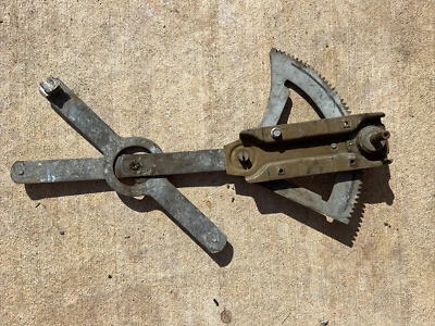 Volvo 140 142 144 145 REGULADOR VENTANA DELANTERO MANUAL (21) Foto 1 de 4