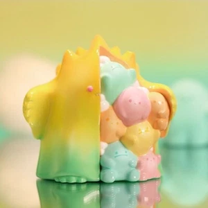 Pop Mart YUKI Evolution Equator Minifigur niedliche Kunst Regenbogen Monster süßes Geschenk - Bild 1 von 2