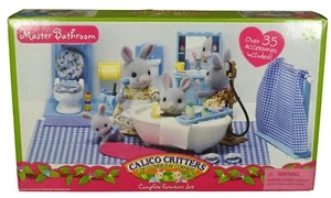 Calico Critters of Cloverleaf Corners Master Bathroom Set Blue CC2256 New - Bild 1 von 3