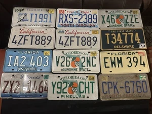 Konvolut 12 Oldtimer Nummernschilder Florida CA NC DE IL Sammlerstück Garage Deko - Bild 1 von 4