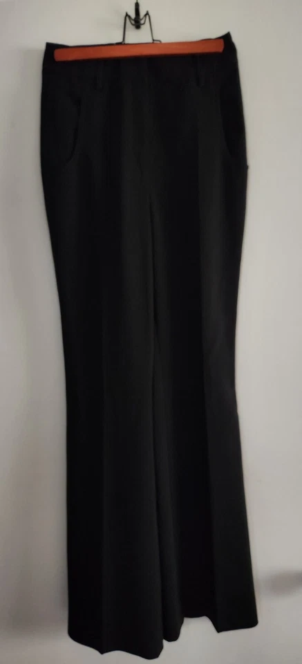 Pantalones de vestir acampanados de lana negros lisos AKRIS Bergdorf Goodman $795 talla US 4 Foto 1 de 4