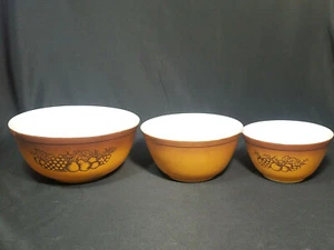 Vintage Pyrex Bowls Set Of Three Early 70's Old Orchard Butterscotch - Picture 1 of 8