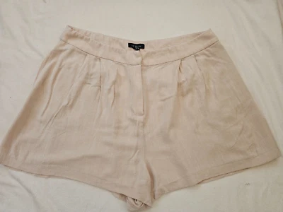 Ladies Beige Viscose Linen Mix Shorts New Look Sz 16 Button Hook & Zip - Image 1 of 4