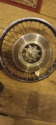1978 Kawasaki KZ 750  Twin Front Wheel Complete - Imagem 1 de 4