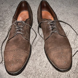 Allen Edmonds Brown Suede Cap Toe Wingtips 9 AA - Picture 1 of 9