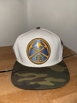 Denver Nuggets SnapBack Adidas Sombrero Camuflado Ajuste Ajustable Azul Fresco Ajustable Snap Foto 1 de 4
