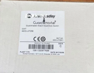 1PCS NEW 140M-D8E-B63 VIA DHL/FedEx && - Afbeelding 1 van 1