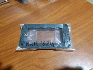 GIACENZA MAGAZZINO VIMAR 16714 SUPPORTO 4 MODULI GRIGIO IDEA - Foto 1 di 1
