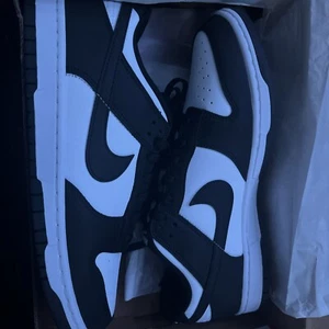 Size 10 - Nike Dunk Low '08 Panda 2011 - Picture 1 of 5