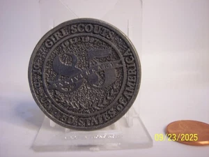 GIRL SCOUNTS OF THE UNITED STATES OF AMERICA CHALLENGE COIN 85 YEAR ANNIVERSARY - Picture 1 of 2