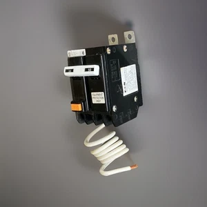 NEW! (no box) QBGFEP2050 - Eaton QB GFCI Circuit Breaker 50A Bolt-On Mounting - Picture 1 of 14