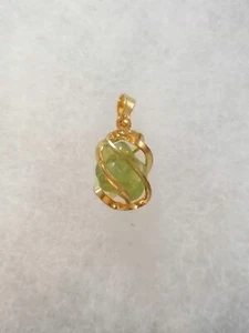 Natural Peridot Olivine pendant Gold plated 2, 1cm length Handmade - Picture 1 of 4