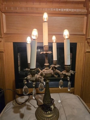 💡 Antigo ESPANHA: Lâmpada de candelabro 110V Hollywood Regency 5 velas com prismas. FUNCIONA  - Imagem 1 de 4