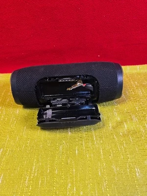 JBL Charge 3 Tragbarer Bluetooth Lautsprecher, DEFEKT, als Ersatzteil #42 - Bild 1 von 4