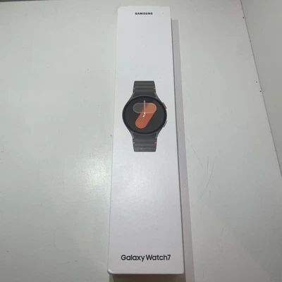Genuine Samsung Galaxy Watch 7 40mm Green Bluetooth WiFi, GPS, SM-L300 Sealed - Image 1 of 4