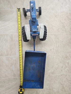 Juego de tractor de juguete de metal fundido a presión Ford 8000 azul juguete ERTL original sin restaurar Foto 1 de 4