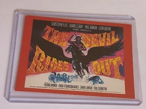 Tarjeta de terror Cornerstone Hammer 1996 The Devil Rides Out #100 - Imagen 1 de 4