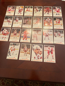 1987-88 Little Caesars Detroit Red Wings Near Set of 22 Cards Steve Yzerman NRMT