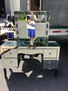 ACME Mirrored Vanity With Lighted Mirror In Very Good Condition - Picture 1 of 19