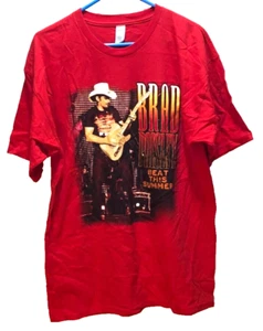 Camiseta Brad Paisley 2013 Beat This Summer Tour Concierto Roja C&W L - Imagen 1 de 2