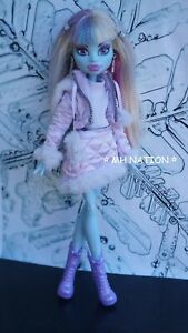 Monster High SNOW PRINCESS Outfit and Accessories - NO DOLL