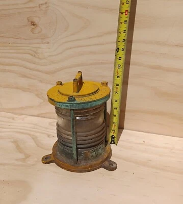 Luz de barco Lovell Dressel Co Segunda Guerra Mundial M-5251-1 (amarillo, *una rareza de colección por color*) Foto 1 de 2