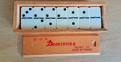 Dominoes Double Six made in Taiwan, Set of 28 in a wooden box (Vintage) - Image 1 of 4