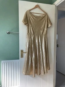 Boohoo gold sequin party dress size 18 short sleeve - Picture 1 of 7
