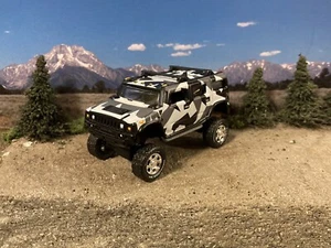 Hummer H2 Lifted 4x4 Johnny Lightning Truck 1/64 Diecast Custom Off Road Mudder - Picture 1 of 12