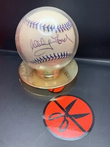 Balón firmado por Whitey Ford de la Liga Americana Joe DiMaggio Yankees de Nueva York - Imagen 1 de 2