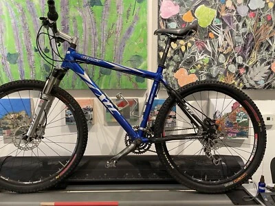 GIANT XTC Advanced SL aluminum/ Carbon frame/DT Swiss 340 Wheels Maxxis TL - Image 1 of 4