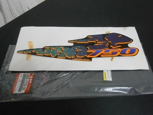 Suzuki GSX750F 1989-96 Nastro emblema cono naso carena superiore RH 68685-21C00-D4U 323 - Foto 1 di 5