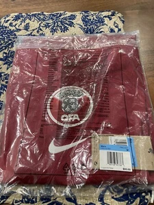 MENS NIKE DRIFIT QFA SOCCER JERSEY QATAR NATIONAL TEAM M MEDIUM RED NWT $95 - Picture 1 of 11