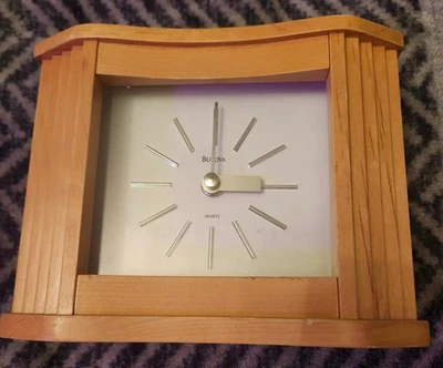 Bulova Lakewood Quartz Desktop Mantle Clock B2769 Silver Dial Oak AA batteries - Image 1 of 4