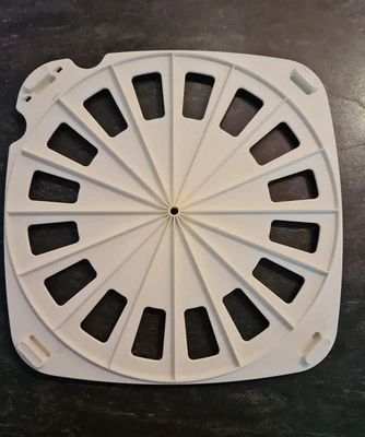 Plaque a croissant TUPPERWARE - Image 1 of 2