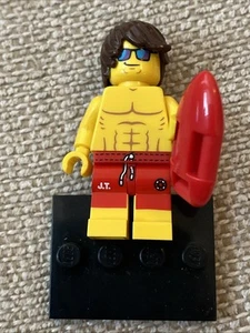 Lego Minifigur Lifeguard Col12-7 CMF Serie 12 Muscles Baywatch - Bild 1 von 2