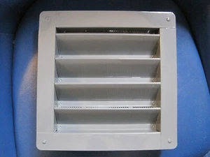 Ventilación de montaje empotrado de aluminio 8x8 nueva (gris) - Imagen 1 de 4