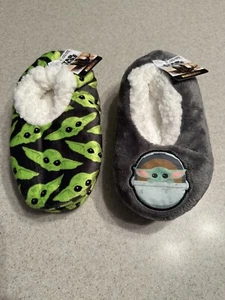 Star Wars The Mandalorian Fuzzy Babba Slipper Socks Youth Boys Sz M/L - Lot of 2 - Picture 1 of 12