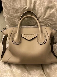 Givenchy soft leather antigona handbag - Picture 1 of 6