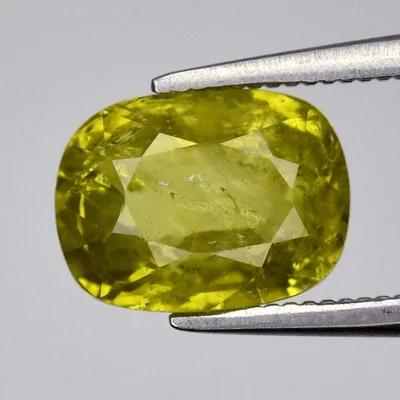 💎 2.33ct 8x6mm Cushion Natural Yellowish Green Grossular Garnet - Mali Gemstone - Image 1 of 4