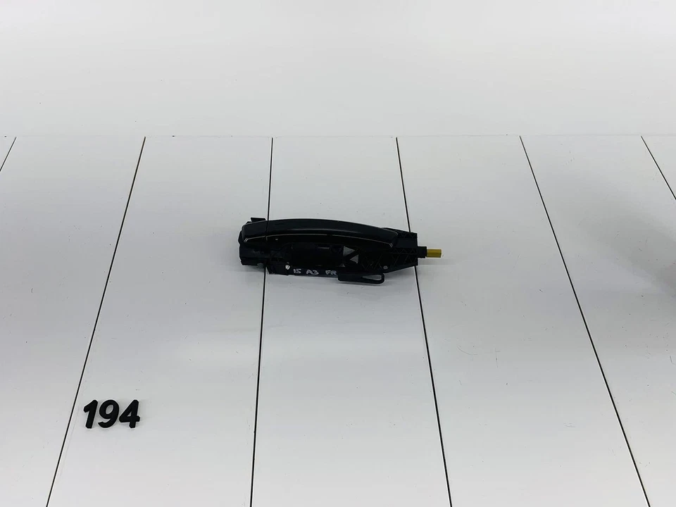 15-20 AUDI A3 QUATTRO FRONT RIGHT PASSENGER SIDE EXTERIOR DOOR HANDLE OEM - Image 1 of 4