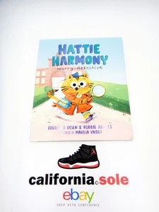 🕵️ Hattie Harmony Worry Detective by Robbie Arnett Elizabeth Olsen Autographed - Picture 1 of 3