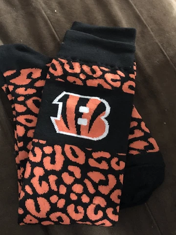 New Women’s CINCINNATI BENGALS Spotted Pattern NFL Knee High SOCKS Sizes 9-11 Cover